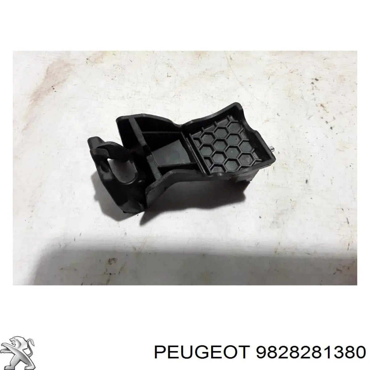 9828281380 Peugeot/Citroen Wspornik (adapter) mocowania reflektora przedniego