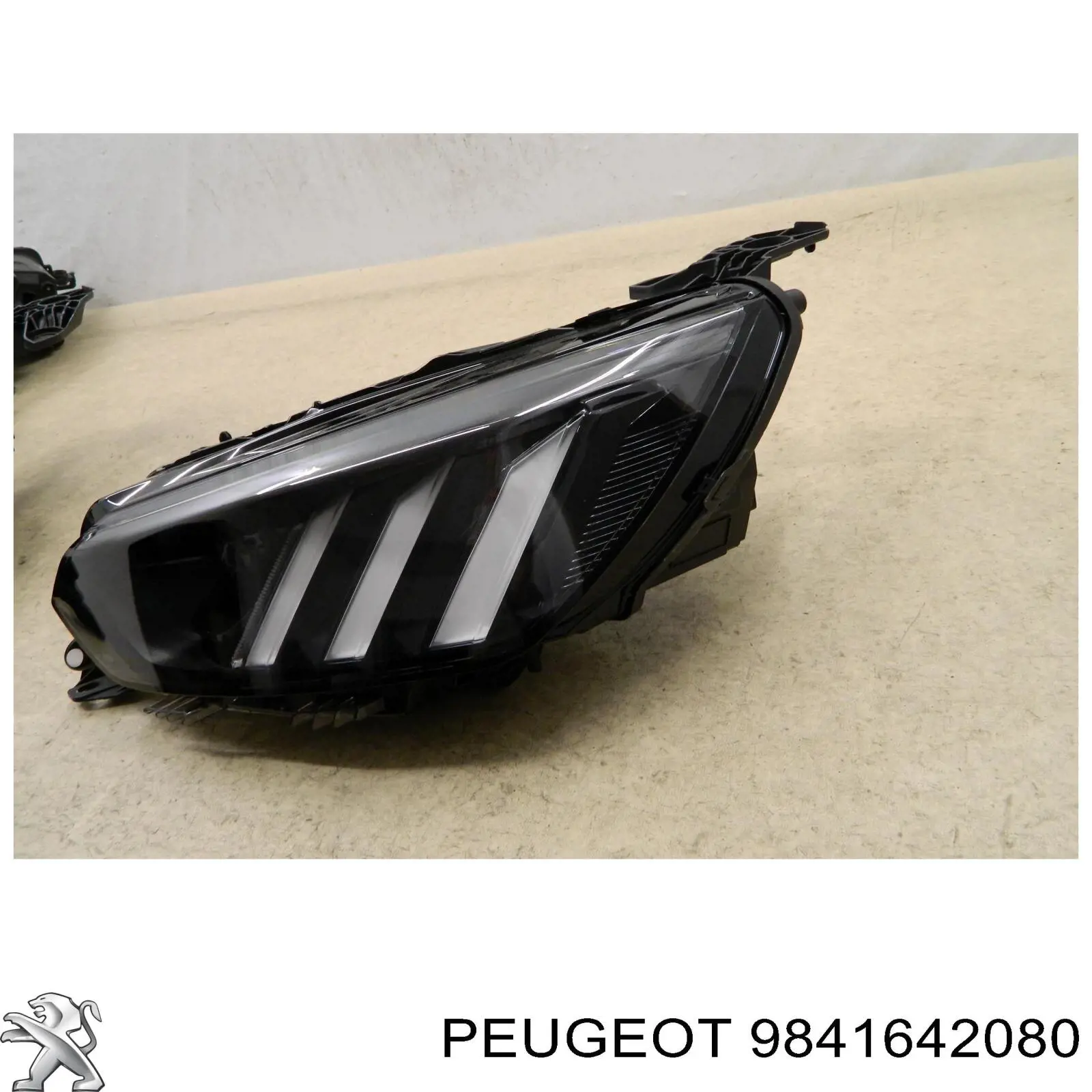 Reflektor lewy Peugeot/Citroen 9841642080 cena, od 529,50 USD