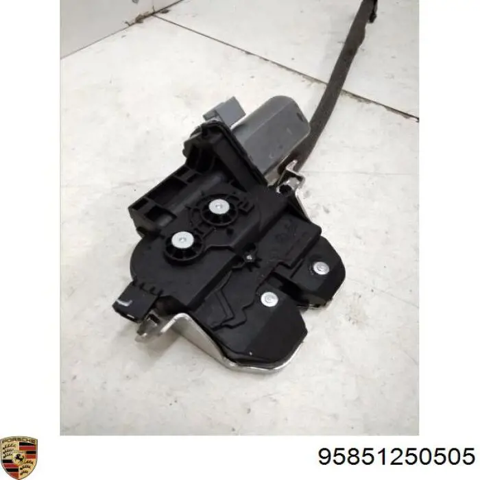 Zamek klapy bagażnika (3/5 drzwi tylnych) Porsche 95851250503 cena, od 695,61 USD