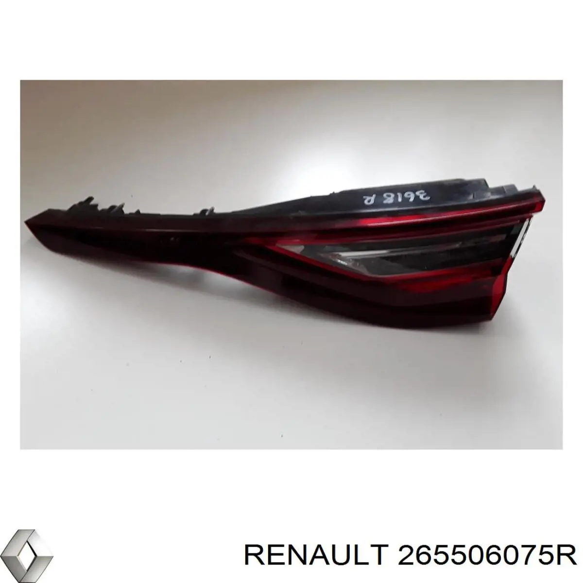 Lampa zespolona tylna prawa wewnętrzna Renault (RVI) 265506075R cena, od 105,56 USD