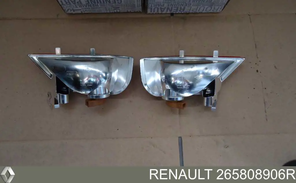 265808906R Renault (RVI) Przednia lampa przeciwmgielna tylna prawa