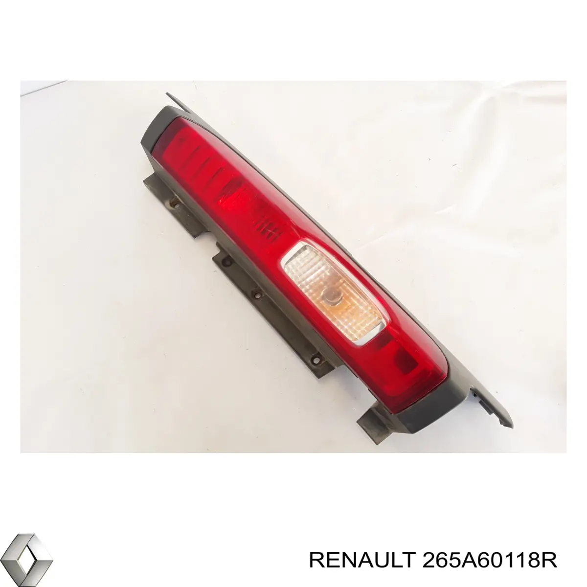 265A60118R Renault (RVI) Nakładka lampy zespolonej tylnej lewej