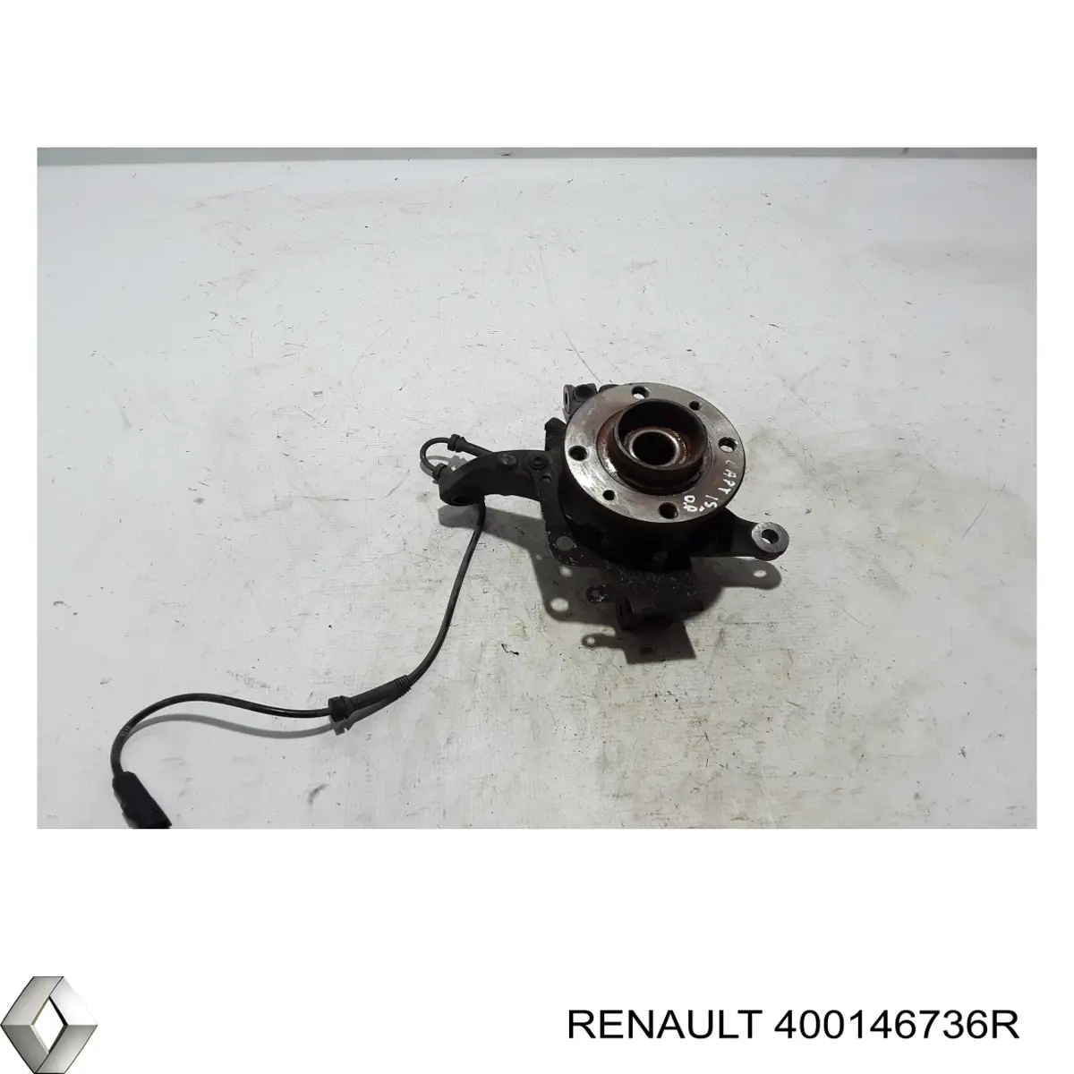 400146736R Renault (RVI) Czop (zwrotnica) przedni prawy