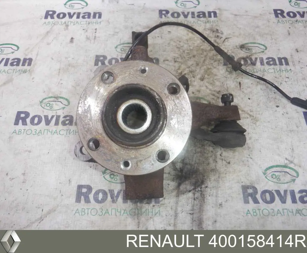 400158414R Renault (RVI) Czop (zwrotnica) przedni lewy