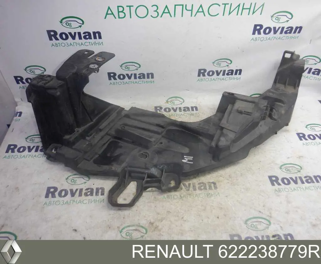 622238779R Renault (RVI) Wsponik (adapter) mocowania reflektora przedniego lewego