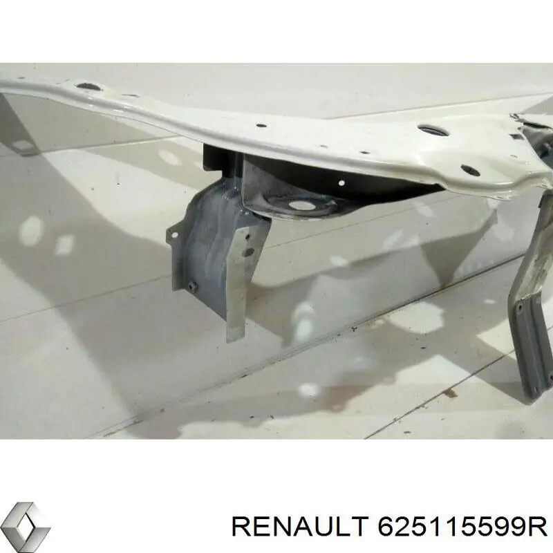 625115599R Renault (RVI) Nakładka panelu przedniego (osłony chłodnicy) górna