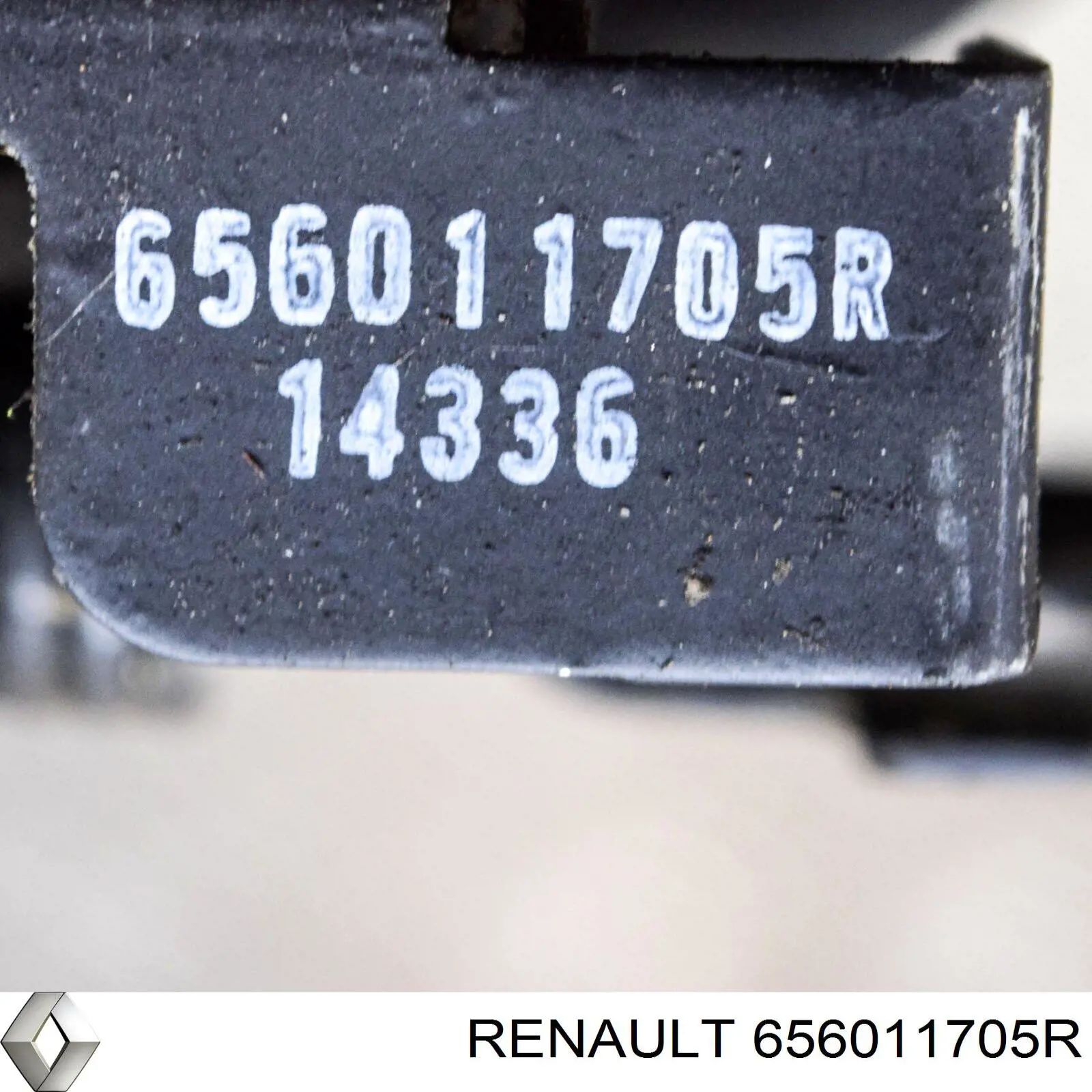  Zamek maski Renault Trafic 3