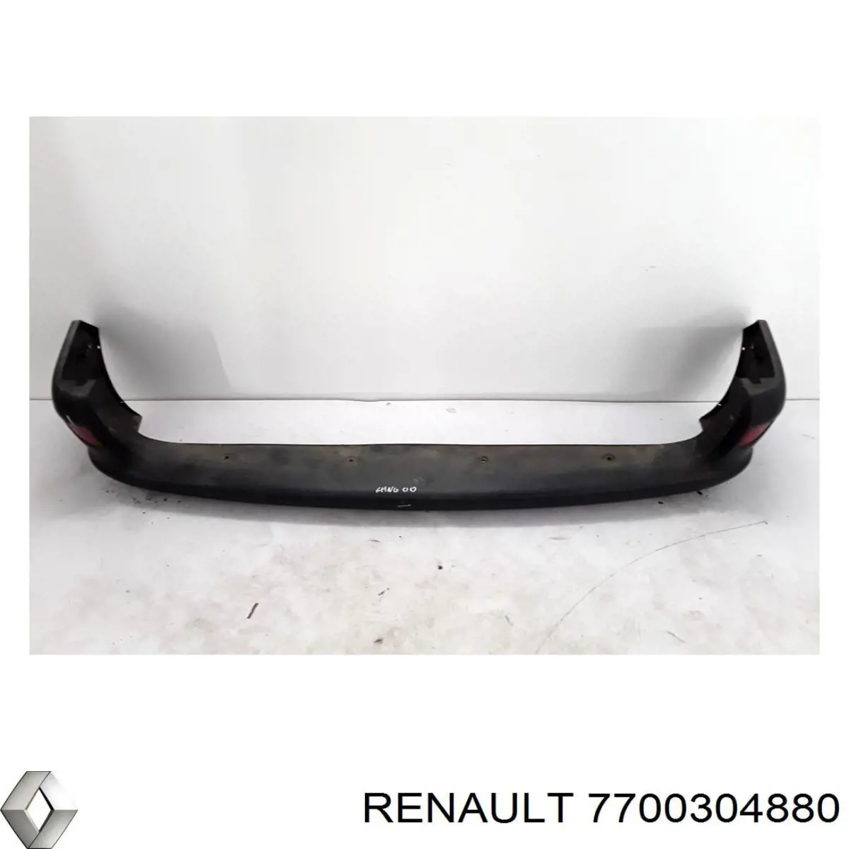 Do koszyka 7700304880 Renault (RVI) Zderzak tylny