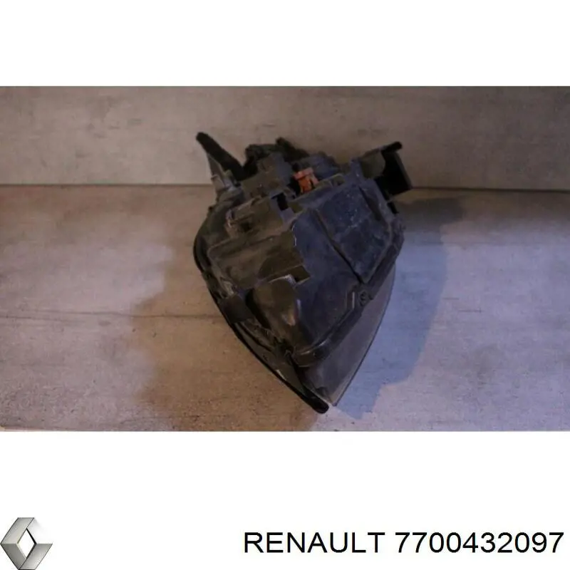 Reflektor prawy Renault (RVI) 7700432097 cena, od 56,18 USD