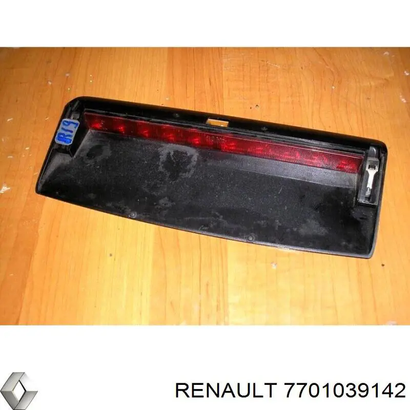 Lampa stop tylna dodatkowa Renault 19 II hatchback (B53, C53) (1992 - 1995) cena, od 46,32 USD
