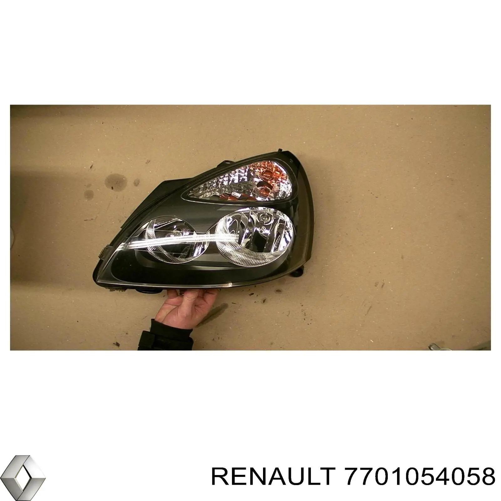 7701054058 Renault (RVI) Reflektor lewy