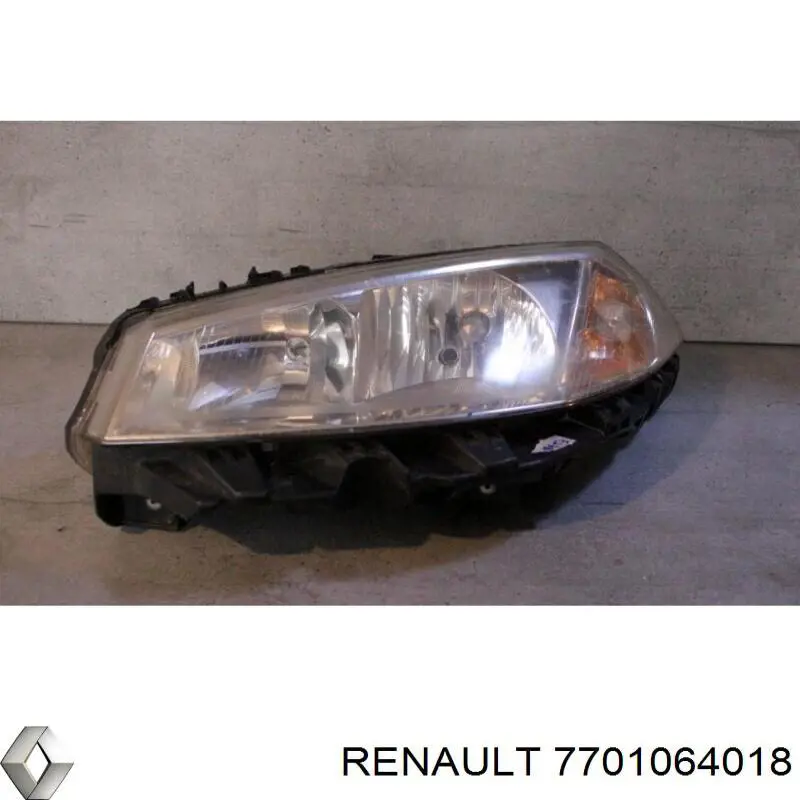 Reflektor lewy 7701064018 Renault (RVI)