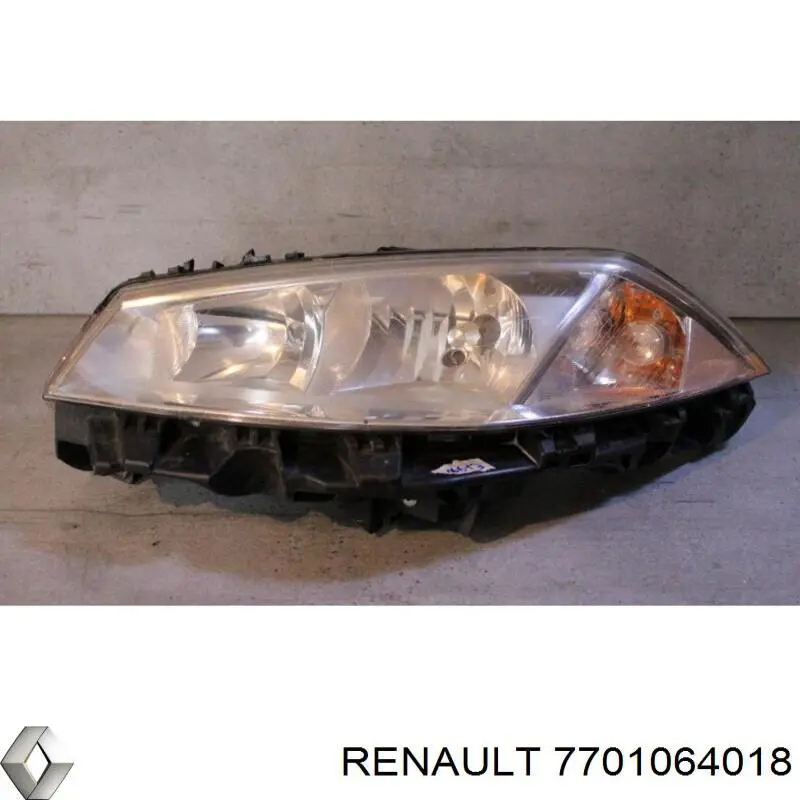 Reflektor lewy Renault (RVI) 7701064018