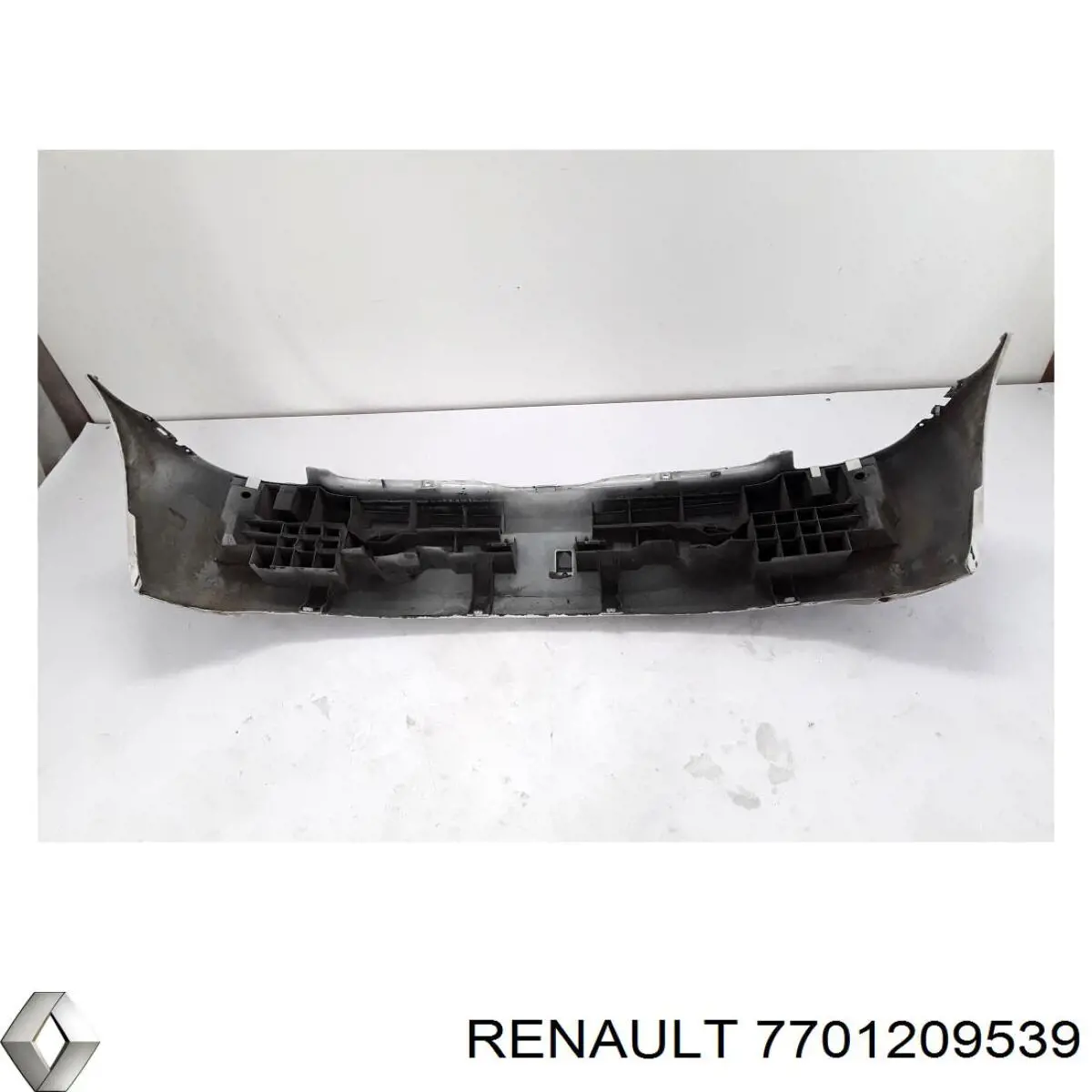 Zderzak tylny Renault (RVI) 7702295501 cena, od 80,97 USD