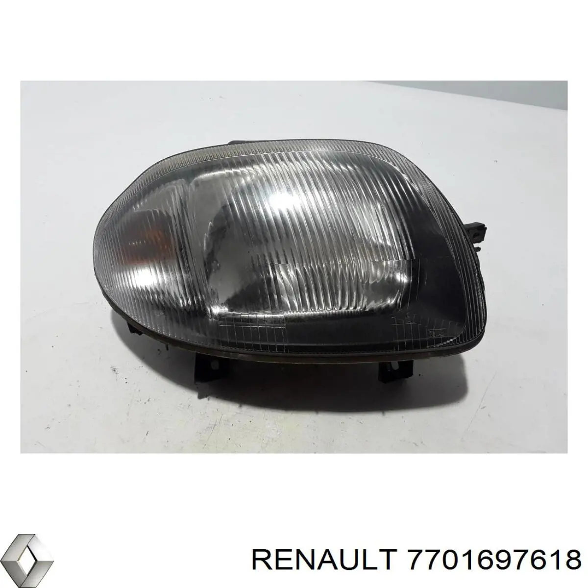 7701697618 Renault (RVI) Reflektor prawy