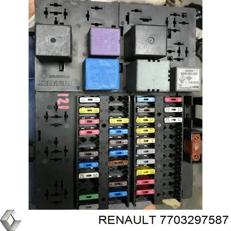7703297587 Renault (RVI) Skrzynka bezpieczników