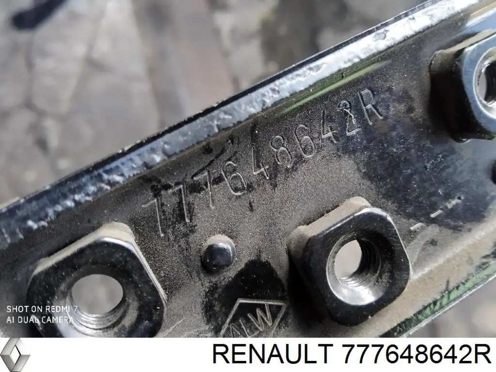 Rolka drzwi bocznych (przesuwnych) prawa środkowa Renault (RVI) 777648642R cena, od 30,11 USD