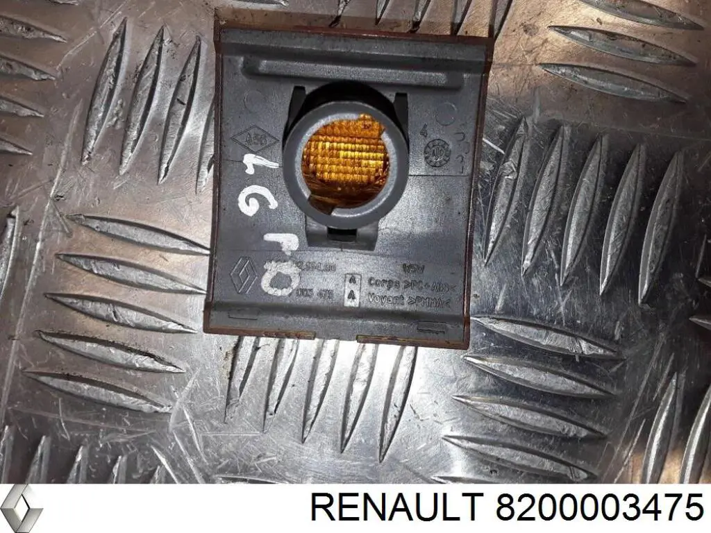Powtarzacz kierunkowskazu na błotniku Renault (RVI) 8200003475 cena, od 17,20 USD