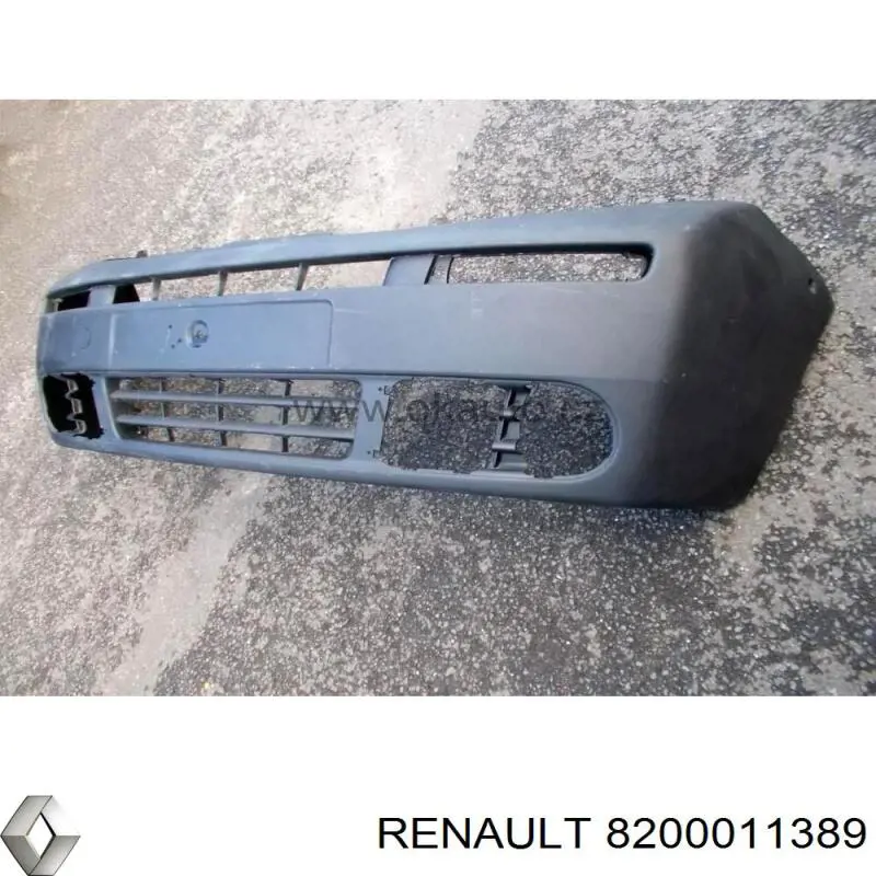 Zderzak przedni 8200011389 Renault (RVI)
