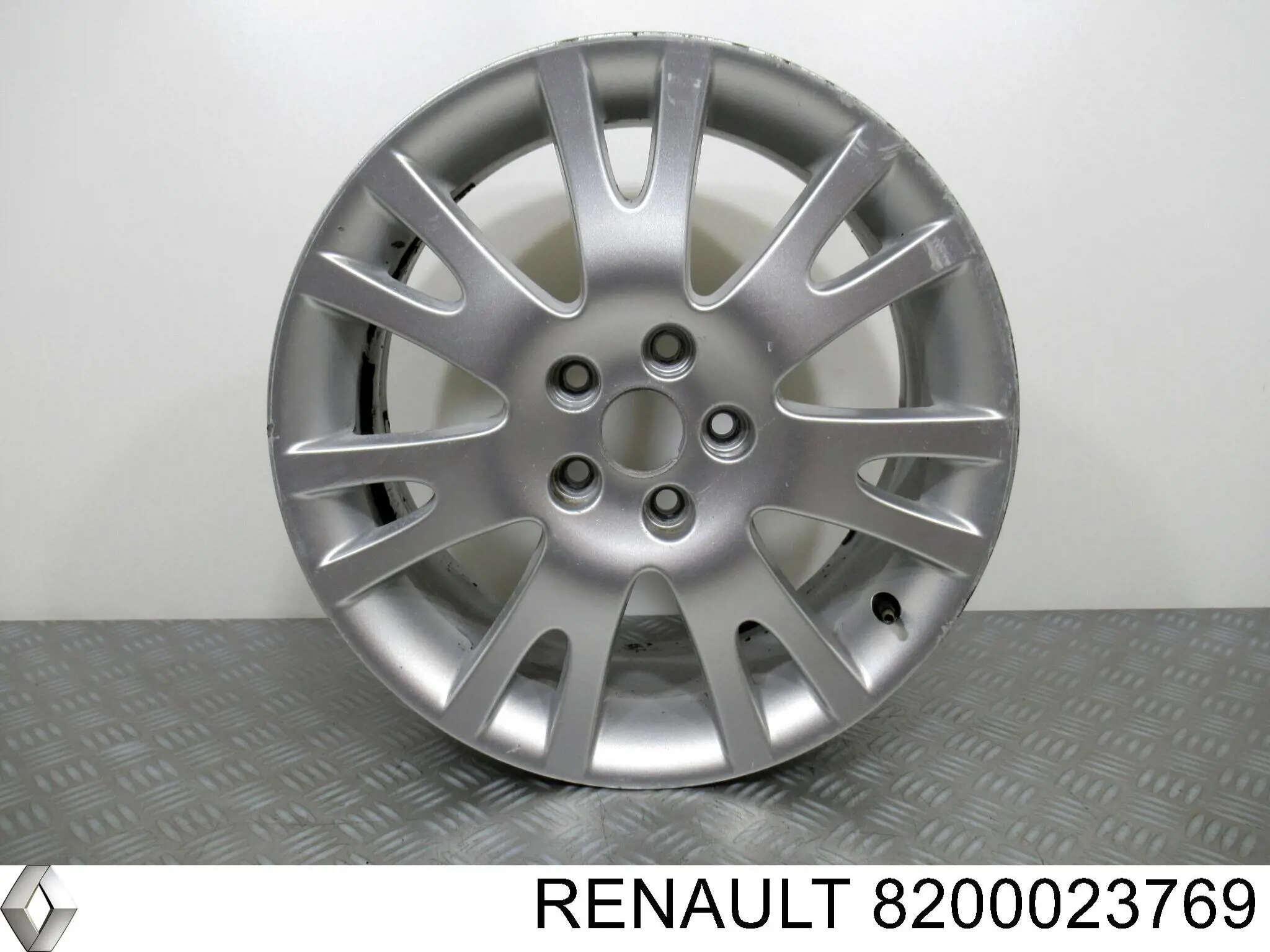 Felgi kół odlewane (lekkostopowe, tytanowe) Renault Laguna 2 (KG0)