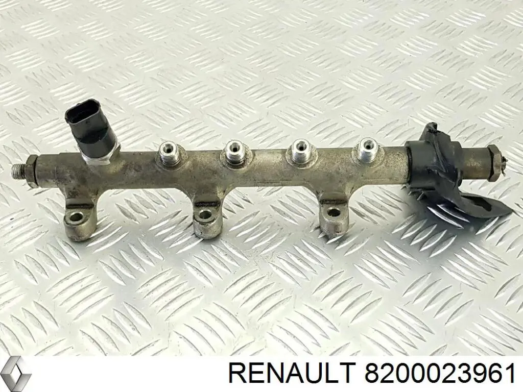 8200023961 Renault (RVI) Rozdzielacz paliwa