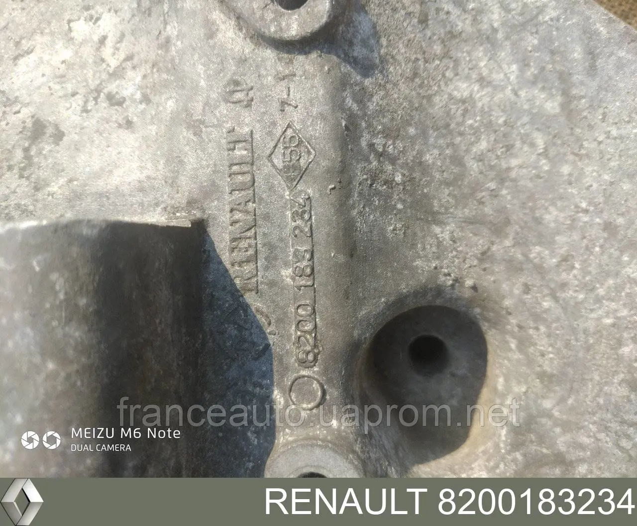  Wspornik alternatora Renault Trafic 2