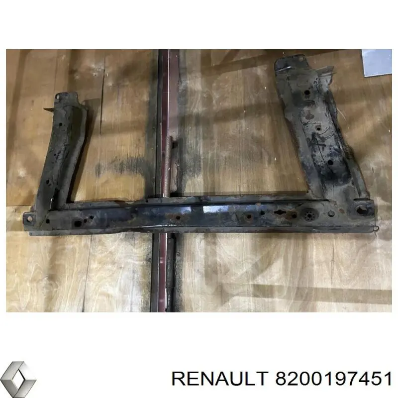 8200479321 Renault (RVI) Belka przednia zawieszenia przedniego