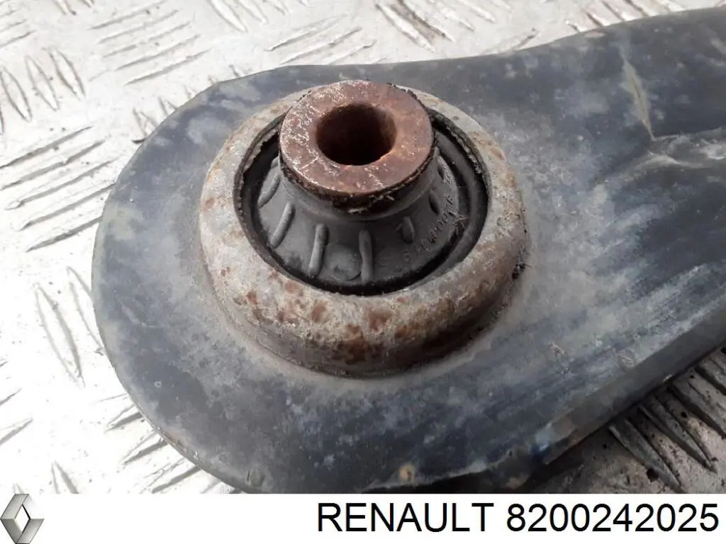 Silentblock przedniego wahacza dolnego Renault (RVI) 8200242025 cena, od 7,93 USD