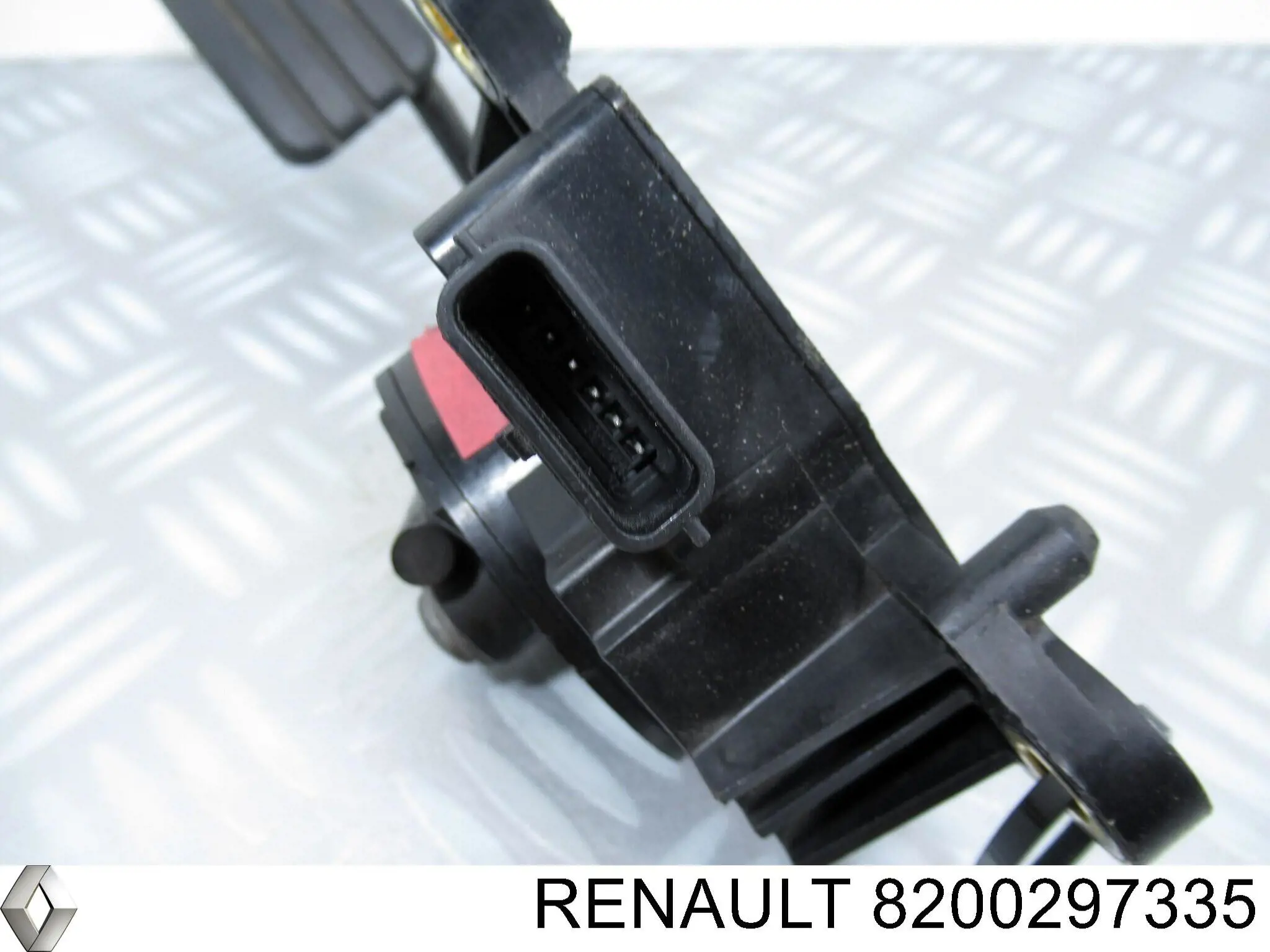 Do koszyka 8200297335 Renault (RVI) Pedał przyspieszenia (gazu)