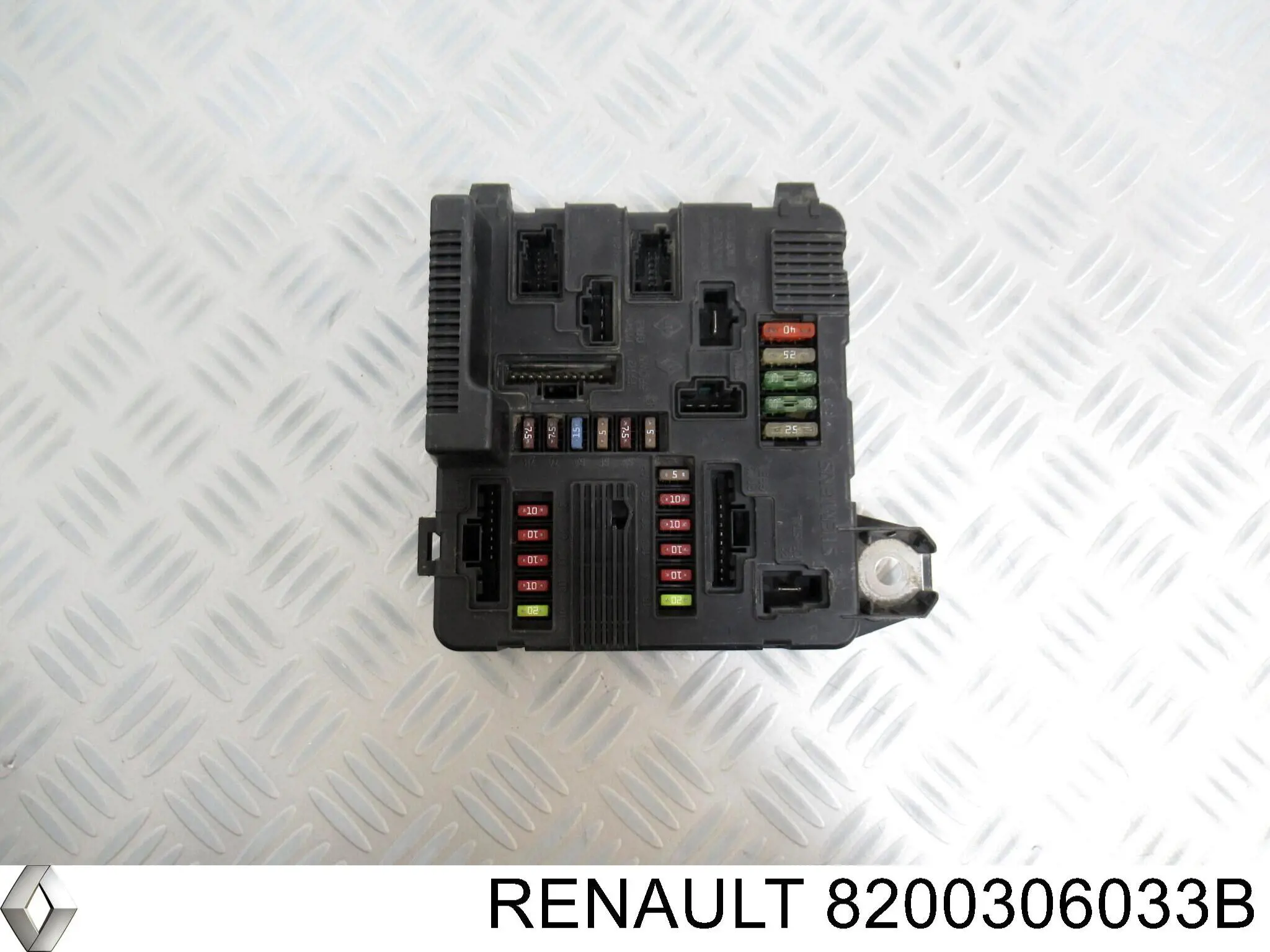 Skrzynka bezpieczników Renault Scenic II minivan (JM0, JM1) (2003 - 2009) cena, od 121,09 USD