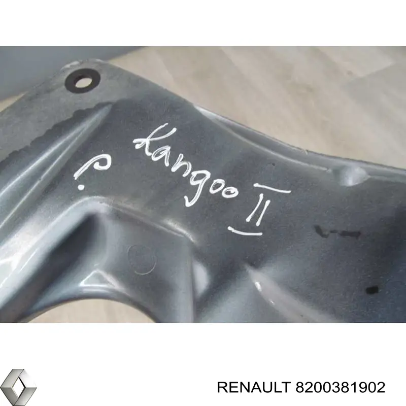 631221176R Renault (RVI) Wspornik górny do mocowania błotnika przedniego prawego