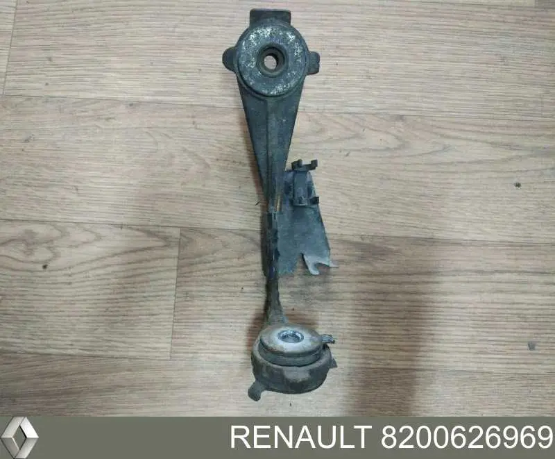 8200626969 Renault (RVI) Rozpórka wahacza tylnego przedniego lewa