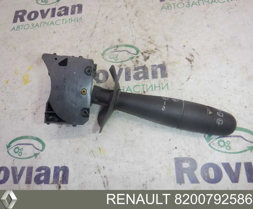 Do koszyka 8200792586 Renault (RVI) Przełącznik zespolony lewy