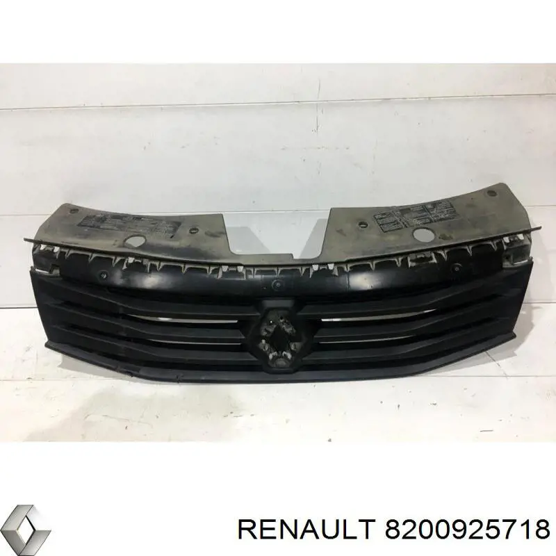 Do koszyka 8200925718 Renault (RVI) Atrapa chłodnicy