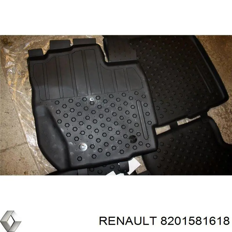 8201581618 Renault (RVI) Dywaniki przód+tył, komplet