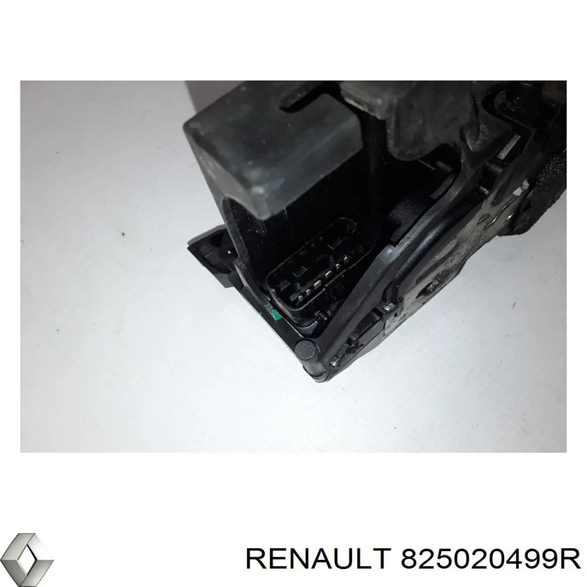 Do koszyka 825020499R Renault (RVI) Zamek drzwi tylnych prawych