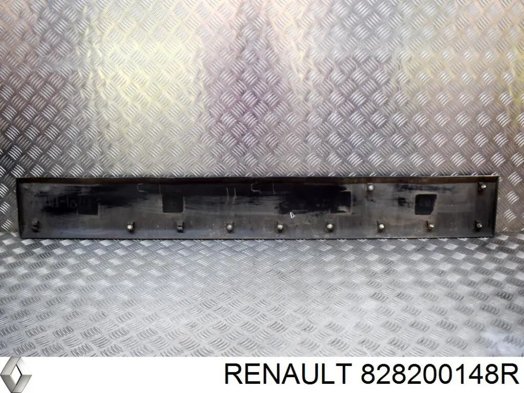 Do koszyka 828200148R Renault (RVI) Listwa ochronna drzwi bocznych (przesuwnych)