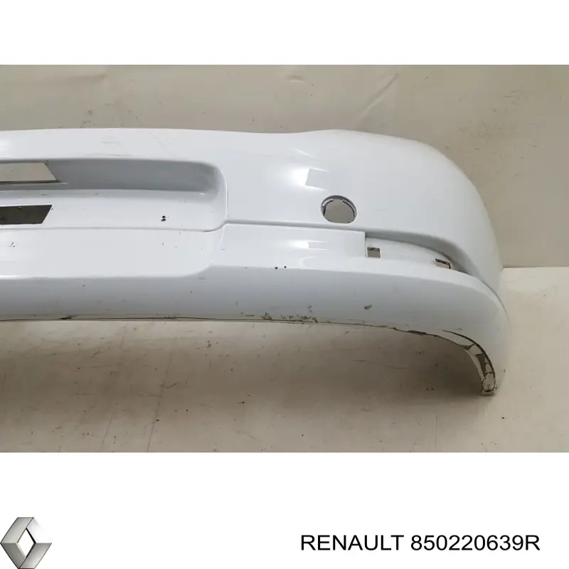 Do koszyka 850220639R Renault (RVI) Zderzak tylny