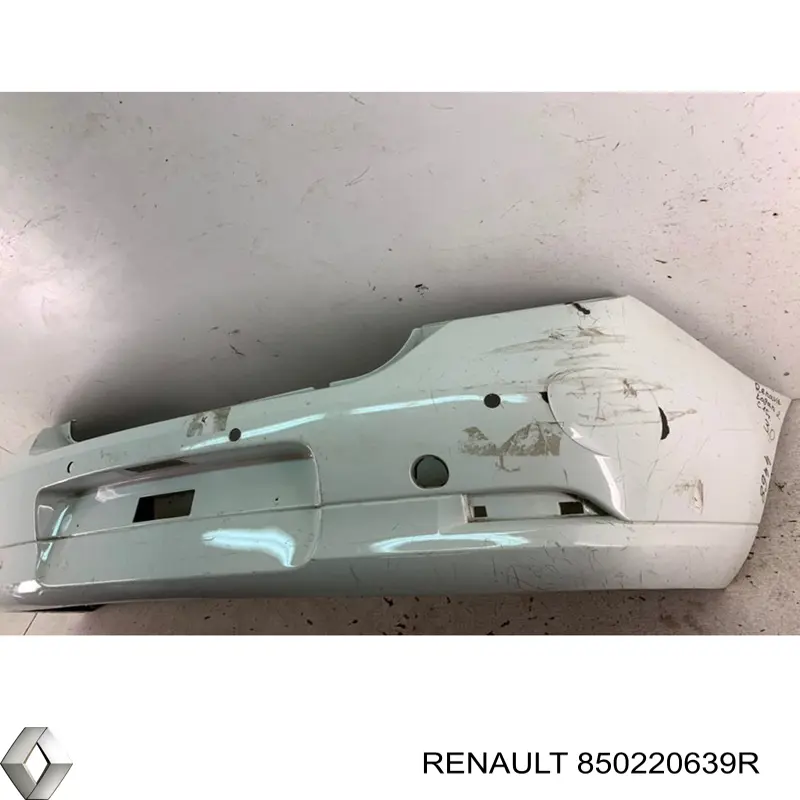 Zderzak tylny 850220639R Renault (RVI)