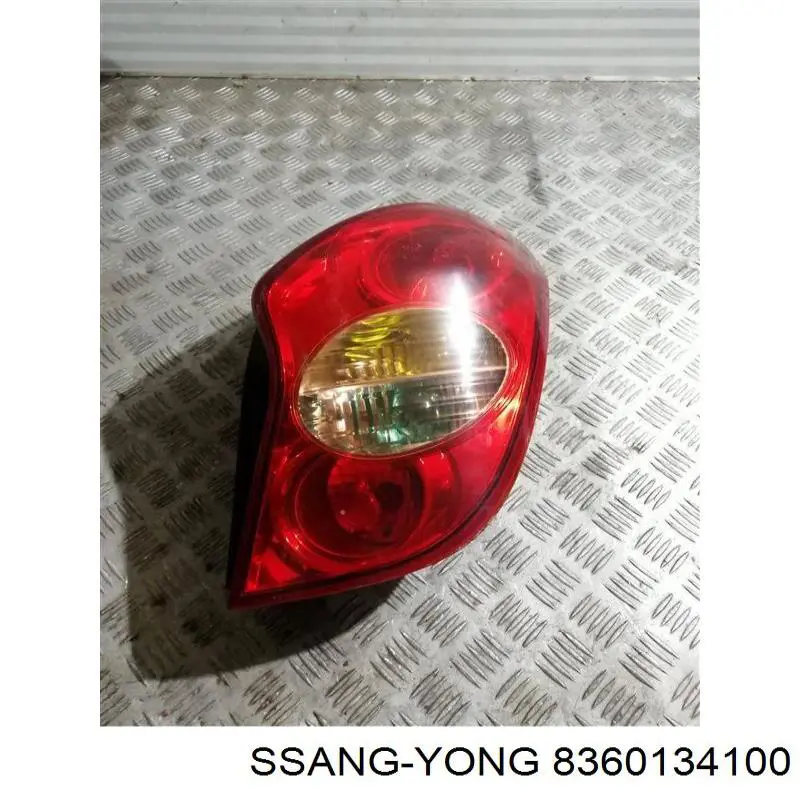 Lampa zespolona tylna lewa Ssang Yong 8360134100 cena, od 192,81 USD