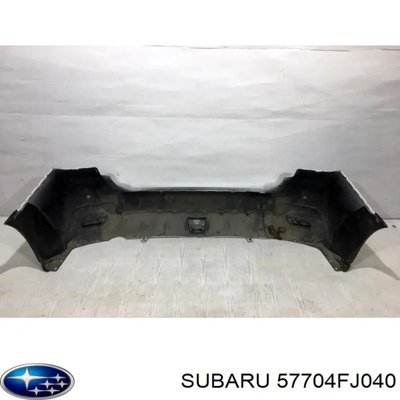 Zderzak tylny Subaru 57704FJ040