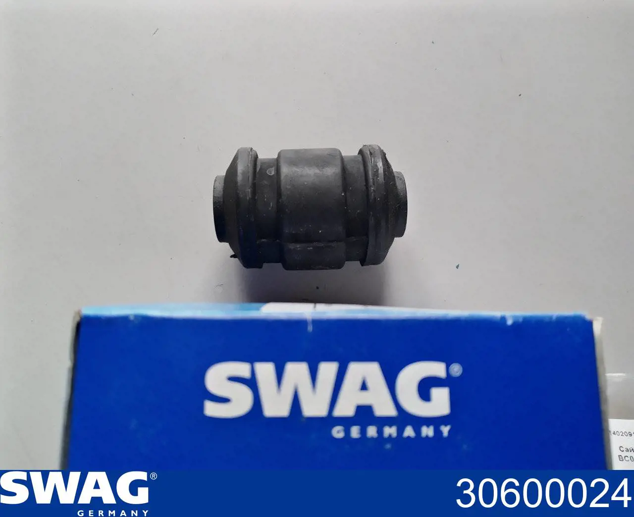 Silentblock przedniego wahacza górnego Swag 30600024 cena, od 5,32 USD