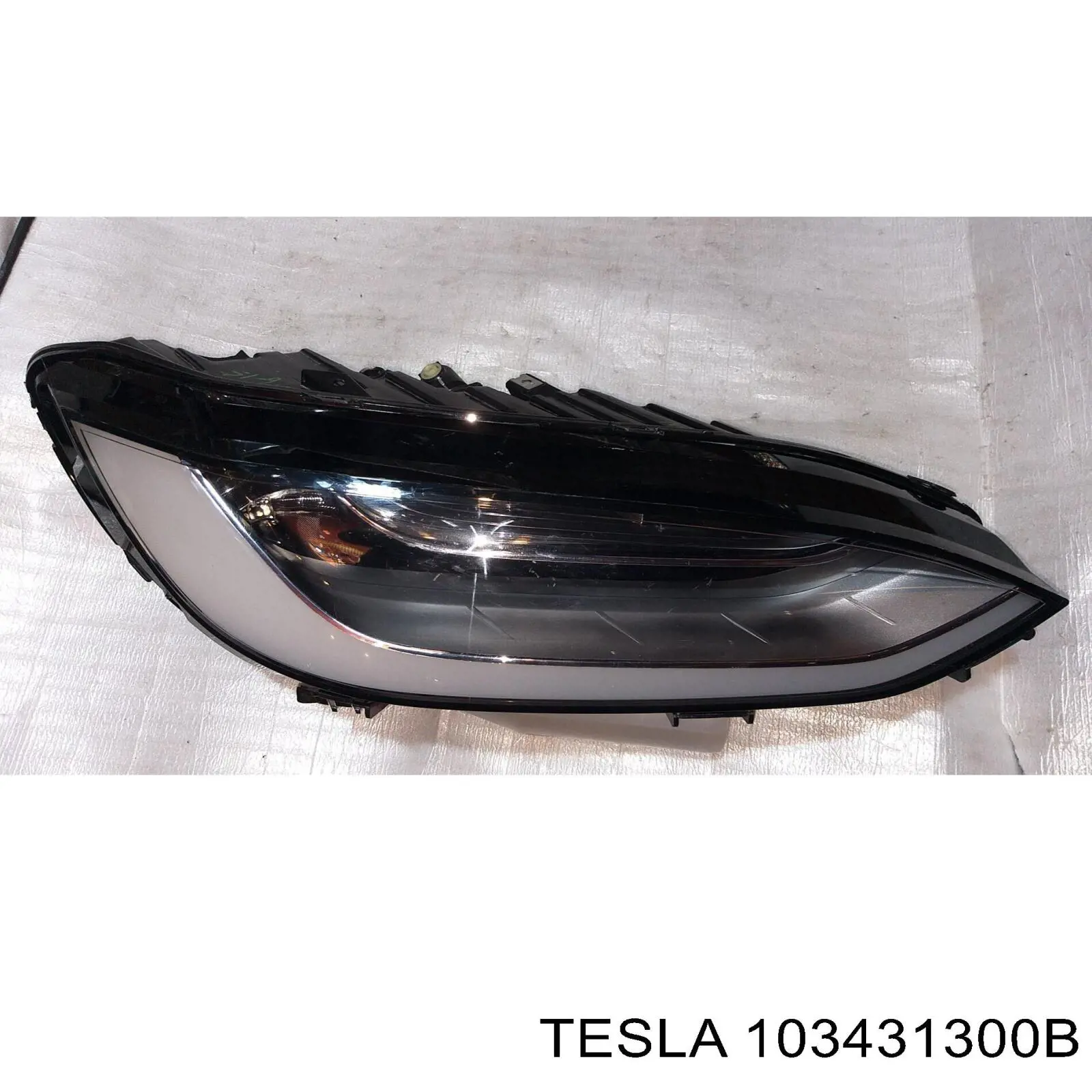 Reflektor prawy do Tesla Model X  