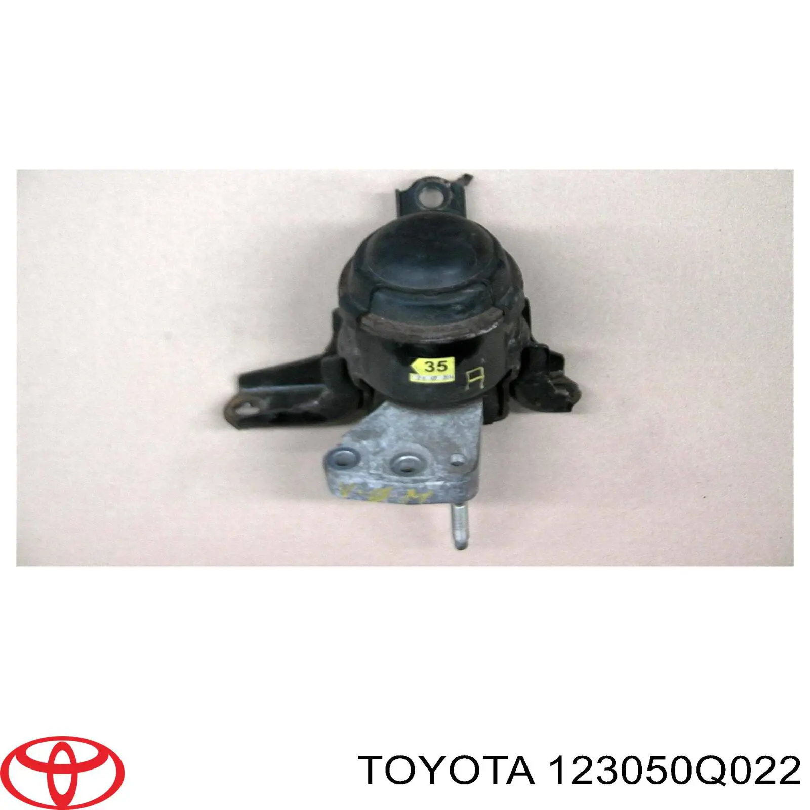 123050Q022 Toyota Poduszka (podpora) silnika prawa