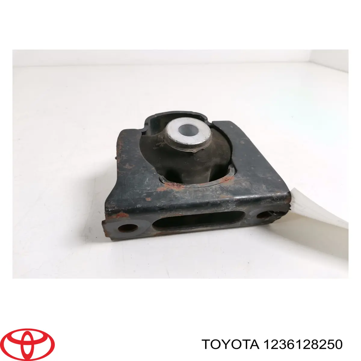 Poduszka (podpora) silnika przednia Toyota 1236128250 cena, od 27,26 USD