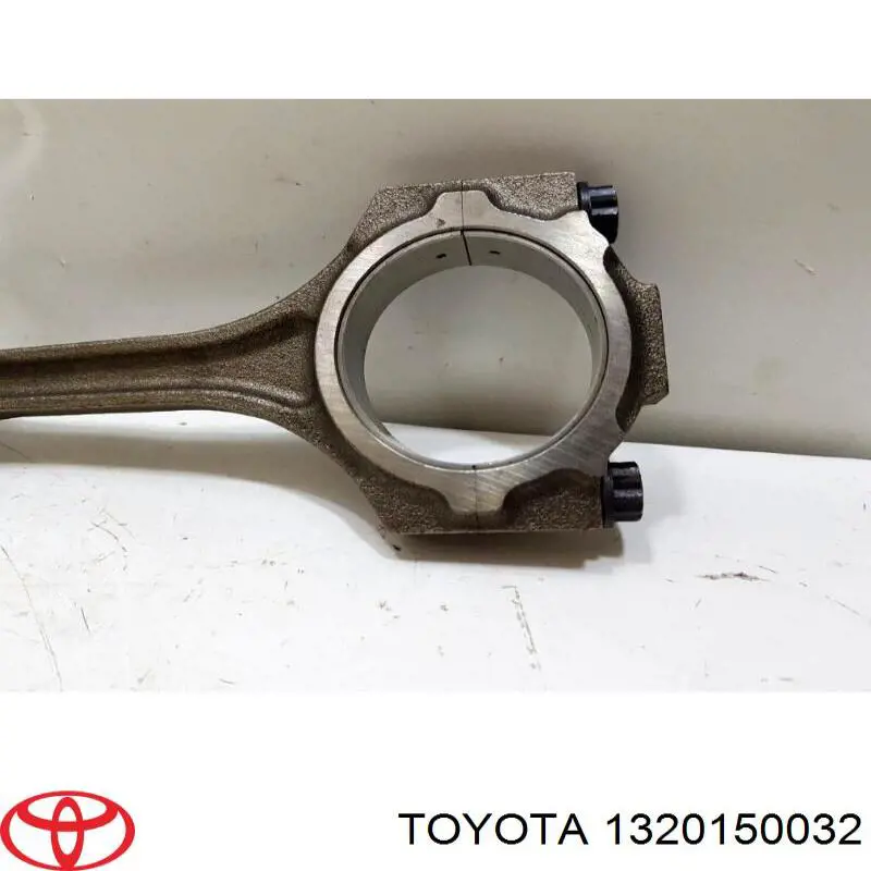 1320150032 Toyota Korbowód tłoka silnika