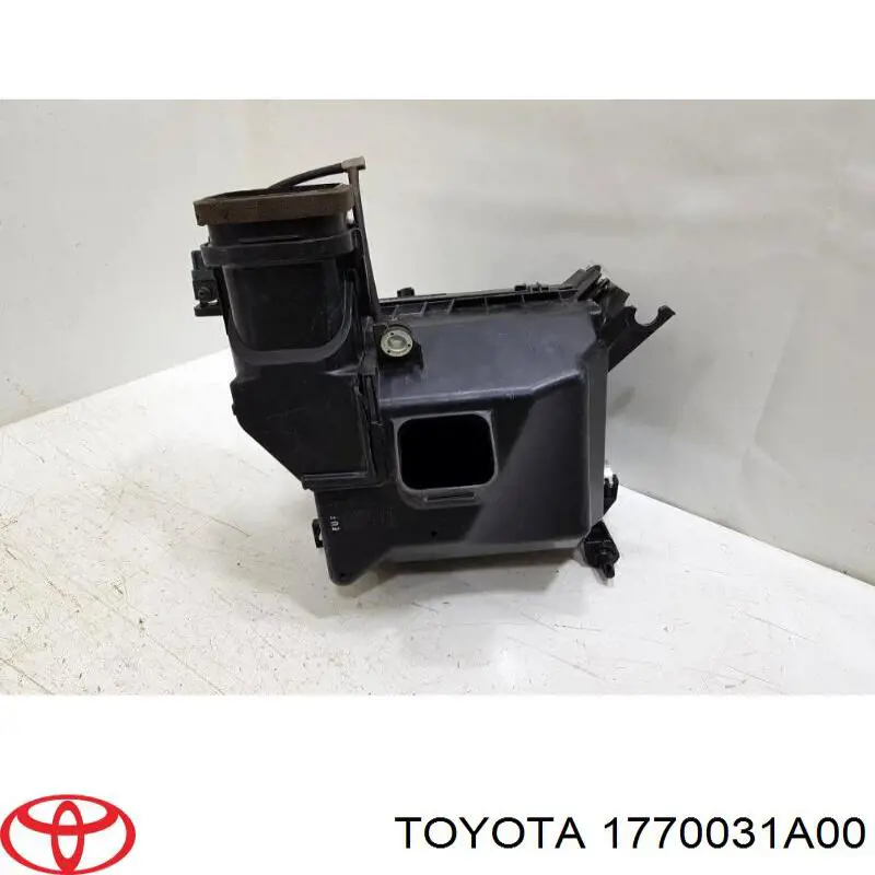 1770031A00 Toyota Obudowa filtra powietrza