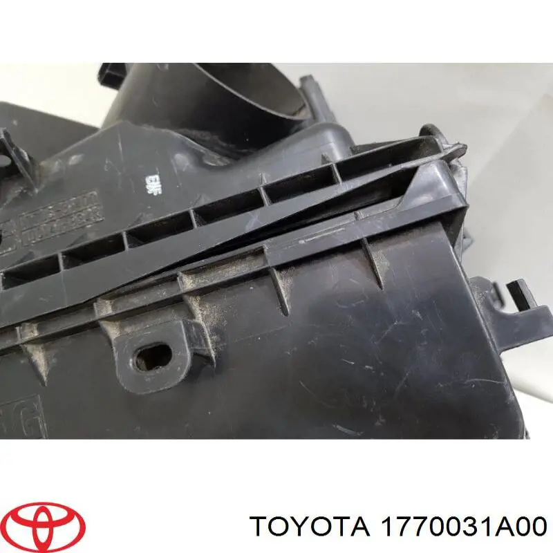 Obudowa filtra powietrza Toyota 1770031A00 cena, od 739,69 USD