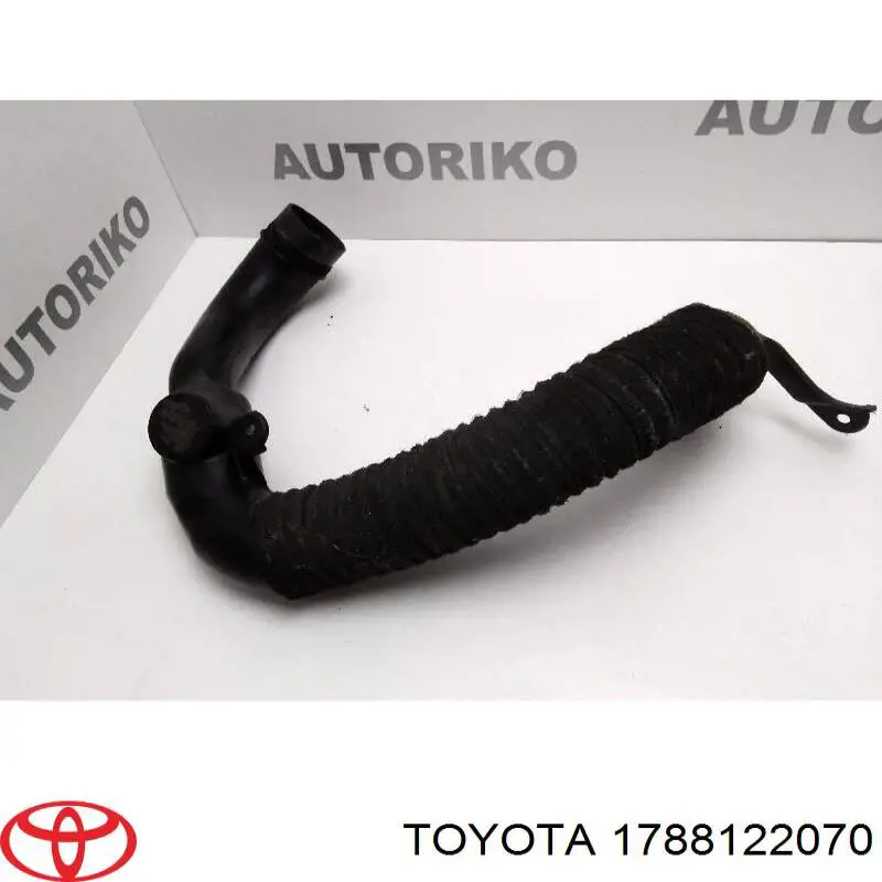 1788122070 Toyota Króciec powietrza, wylot filtra powietrznego