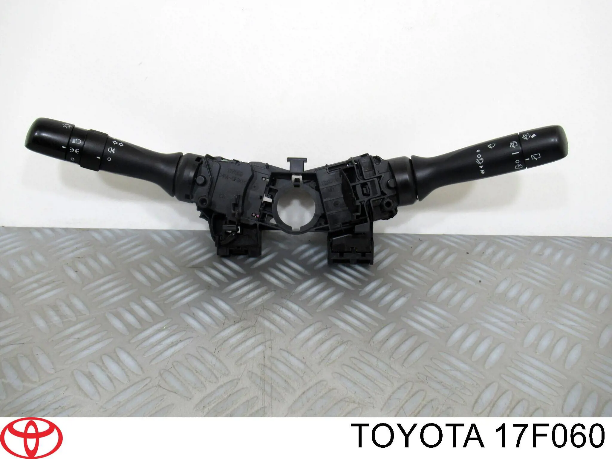 17F060 Toyota Przełącznik zespolony prawy